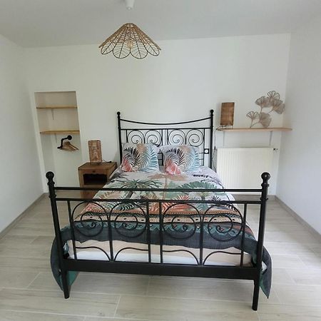 Le Truc En Plus, Accessibles Pmr, Appartement 45 M2 Mitoyen Dans Une Maison Avec Un Autre Appartement Guérard 외부 사진